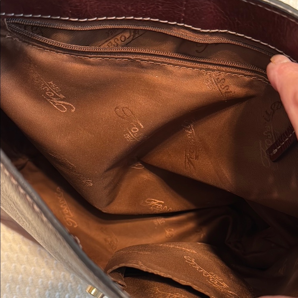 Fossil Brown Leather Shoulder Bag with Timeless Design - Picture 3 of 13
